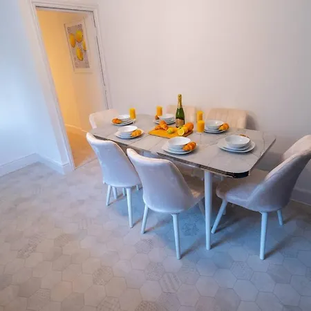Yss 16th Station Rd Spacious 11 Guest Holiday home